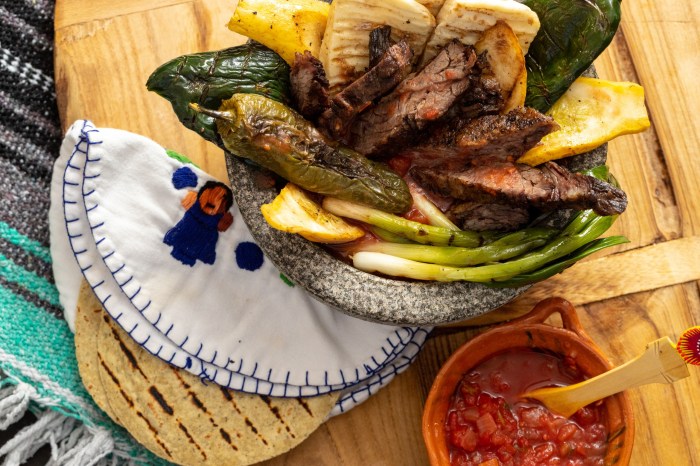 Molcajete recipe food mixto recipes mexican network carne chicken foodnetwork cooking