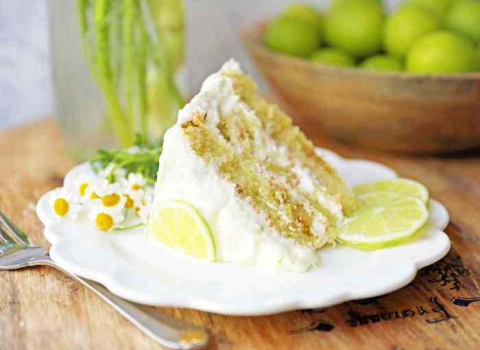 Buttercream frosting bundt cracker graham
