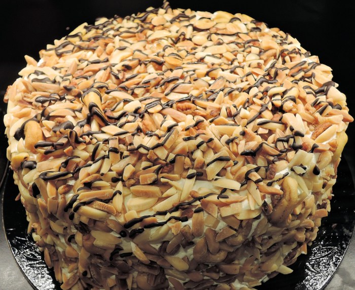 Almond nut cakes preview