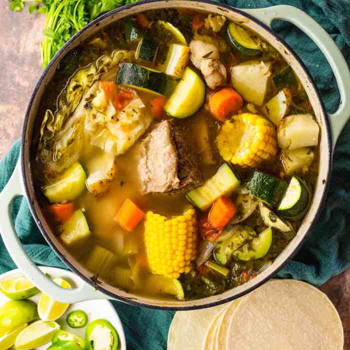 Sopa caldo pata pollo salvadorian salvadorena caldos